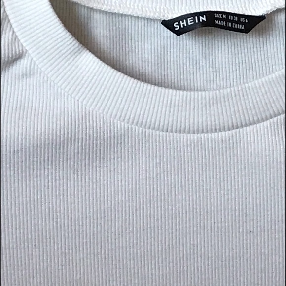 A Must have Plain White crop top - Picture 3 of 4